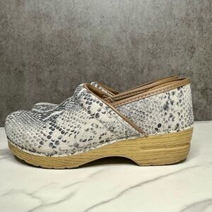 Dansko Suede Leather Clogs | EU 40 | Tan & Grey